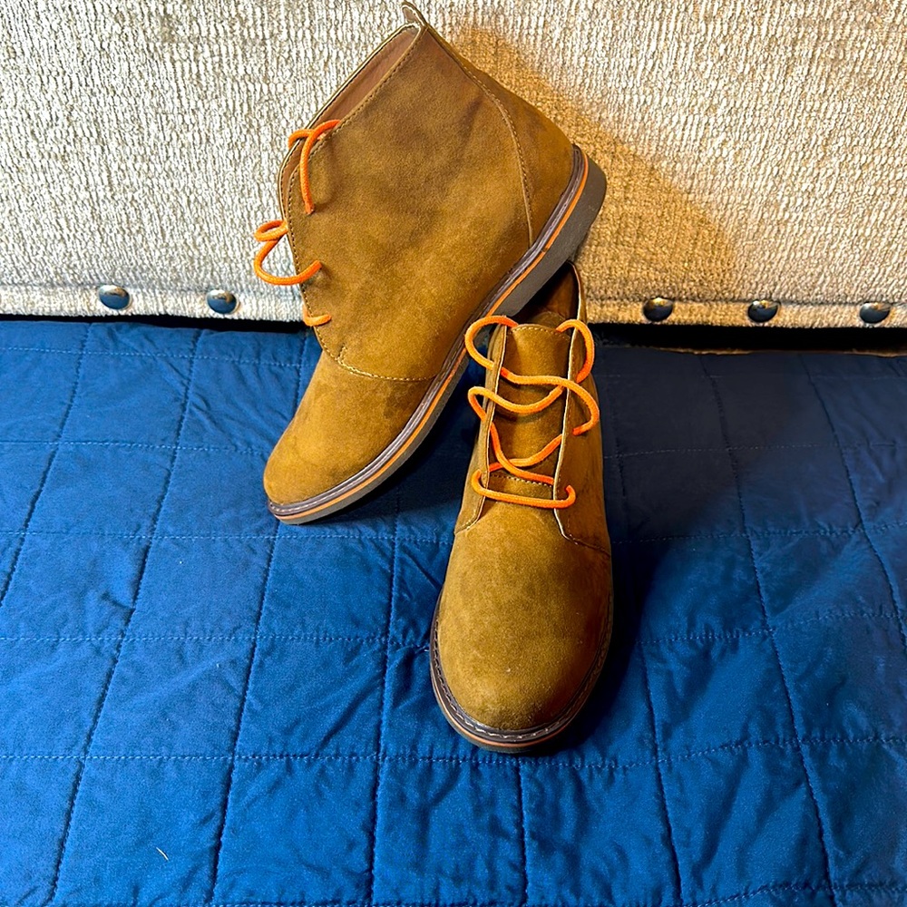 Cole Hanna ( Carlton) size 4